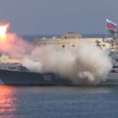 Russische kruisraketten, afgevuurd door diens incapabele Marine, komen terecht in Iran!