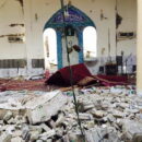 Iraakse sjiitische terroristen vallen twee soennitische moskeeën aan, moorden, als wraak voor al-Nimr.