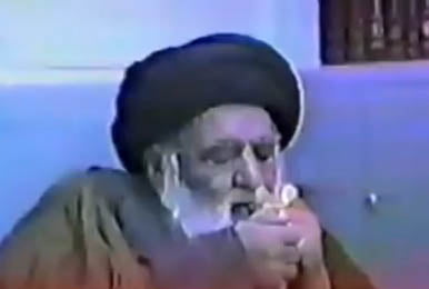 Kettingroker, misleider en witwasser 'Khoei'.